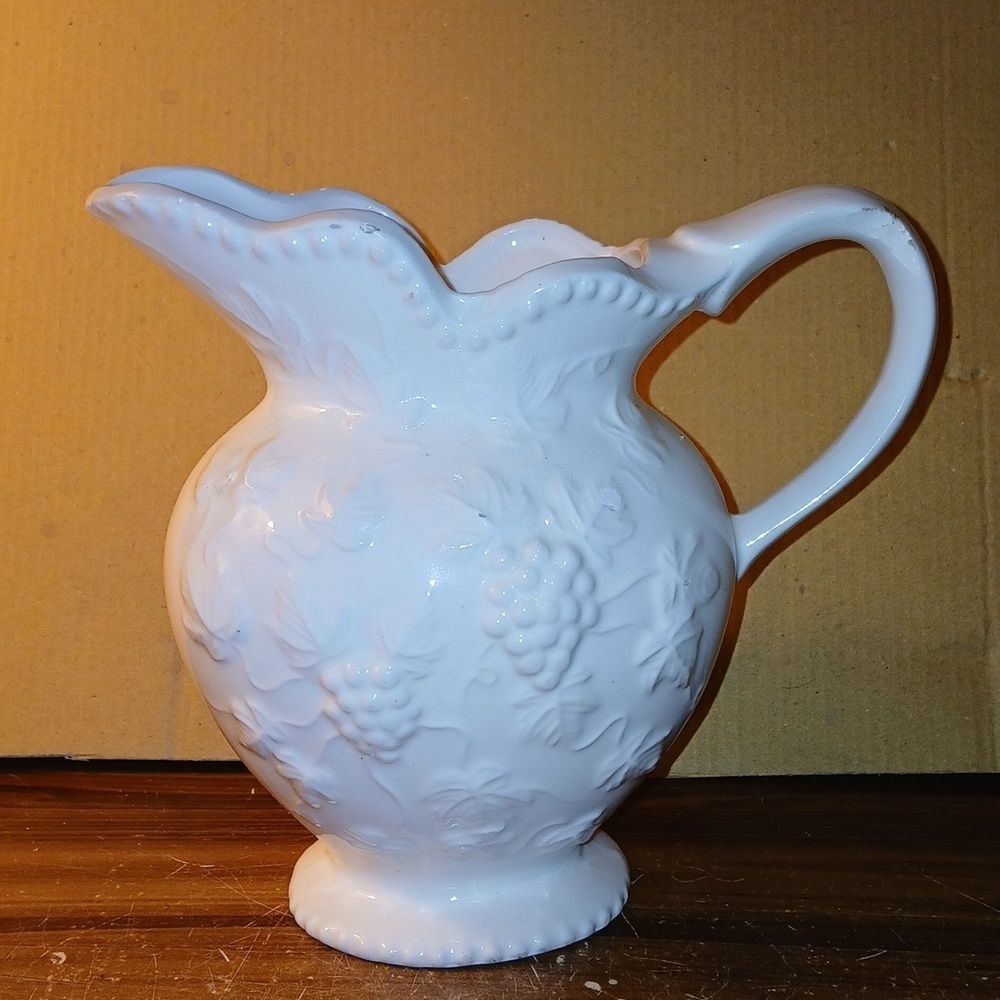 Vintage 1960s Ardco JAPAN white Grape Pitcher